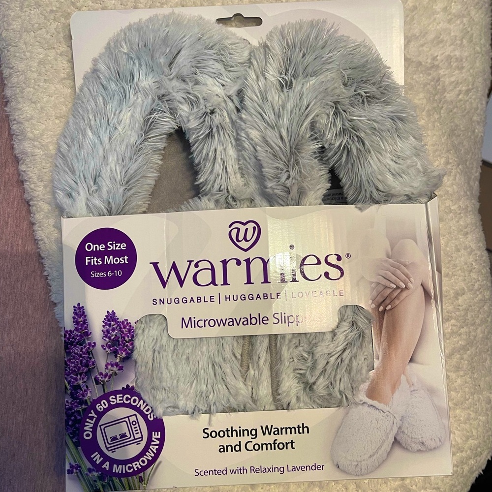 Warmies Marshamllow Gray Slippers! Lavender, heatable! Brand New!